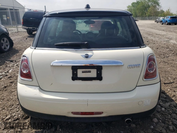2011 MINI Hardtop z VIN WMWSU3C54BT097885, wystawiony jako Copart lot #55574545 z przebiegiem 133 527 mil mil oraz Szkoda całkowita • Salvage title. Historia ofert i sprzedaży dostępna na DreamBid. Obrazek 6.