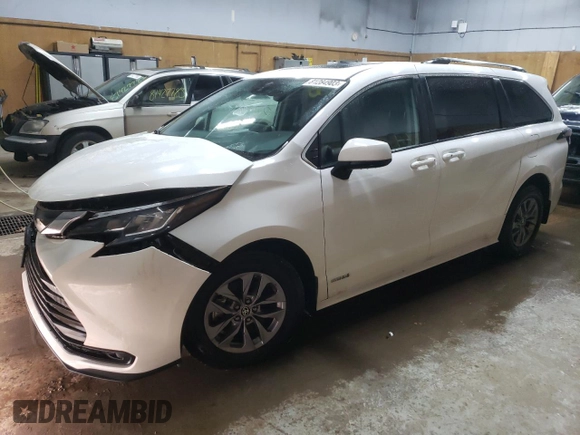 2021 Toyota Sienna LE with VIN 5TDBSKFCXMS023725, listed as a Copart auction lot 81284903 with Not provided miles and Salvage title. Bid and sale history available at DreamBid. Image 1.