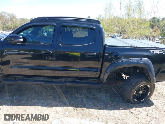 2017 Toyota Tacoma SR5 z VIN 3TMCZ5AN1HM062459, wystawiony jako IAAI lot #42138261 z przebiegiem 75 474 mil mil oraz . Historia ofert i sprzedaży dostępna na DreamBid. Obrazek 15.