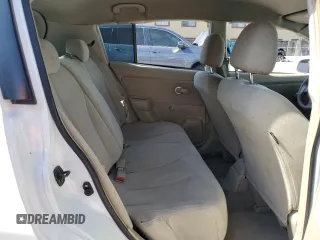 2009 Nissan Versa SL z VIN 3N1BC13E39L430248, wystawiony jako Copart lot #57956395 z przebiegiem 95 340 mil mil oraz Szkoda całkowita • Salvage title. Historia ofert i sprzedaży dostępna na DreamBid. Obrazek 10.