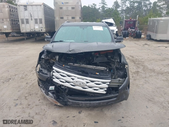 2019 Ford Explorer XLT with VIN 1FM5K7DH1KGB01563, listed as a IAAI auction lot 41548017 with 95,379 mi miles. Bid and sale history available at carsss.com. Image 12.