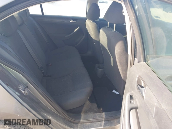 2012 Volkswagen Jetta S с VIN 3VW2K7AJ3CM335903, выставлен на аукционе IAAI как лот 42248250 с пробегом 142 826 миль миль и . История ставок и продаж доступна на DreamBid. Изображение 8.