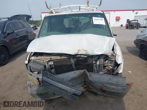 2005 Chevrolet Astro Cargo with VIN 1GCDM19X75B113130, listed as a IAAI auction lot 42027938 with Not Provided miles. Bid and sale history available at carsss.com. Image 12.