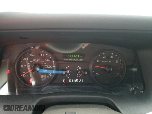 2010 Ford Police Interceptor z VIN 2FABP7BV7AX117248, wystawiony jako Copart lot #61748545 z przebiegiem 173 123 mil mil oraz Szkoda całkowita • Salvage title. Historia ofert i sprzedaży dostępna na DreamBid. Obrazek 9.