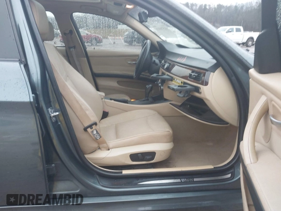 2010 BMW 3 Series 328i with VIN WBAPH7G54ANM50995, listed as a IAAI auction lot 41576910 with Not Provided miles and . Bid and sale history available at carsss.com. Image 5.