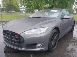 2013 Tesla Model S с VIN 5YJSA1DN4DFP09961, выставлен на аукционе IAAI как лот 42304508 с пробегом 90 648 миль миль и . История ставок и продаж доступна на DreamBid. Изображение 20.