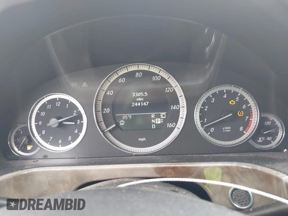 2010 Mercedes-Benz E 350 Luxury z VIN WDDHF8HB1AA259975, wystawiony jako IAAI lot #42111436 z przebiegiem 244 147 mil mil oraz . Historia ofert i sprzedaży dostępna na DreamBid. Obrazek 7.