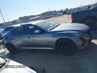 2021 Cadillac CT5 Sport z VIN 1G6DP5RK6M0128539, wystawiony jako IAAI lot #41418733 z przebiegiem 25 332 mil mil oraz . Historia ofert i sprzedaży dostępna na DreamBid. Obrazek 13.