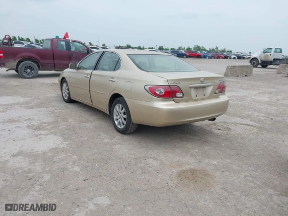 2003 Lexus ES 300 with VIN JTHBF30G030126237, listed as a IAAI auction lot 42061334 with 205,375 mi miles. Bid and sale history available at carsss.com. Image 3.