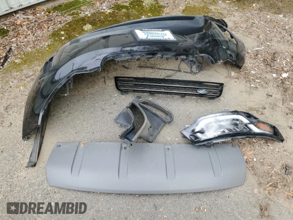 2019 Land Rover Discovery SE with VIN SALRG2RV2KA094255, listed as a Copart auction lot 88689065 with 102,457 mi miles and Salvage Title. Bid and sale history available at DreamBid. Image 13.