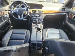 2012 Mercedes-Benz C 250 Sport z VIN WDDGF4HB3CA597983, wystawiony jako Copart lot #62301835 z przebiegiem 194 268 mil mil oraz Czysty tytuł • Clean title. Historia ofert i sprzedaży dostępna na DreamBid. Obrazek 8.