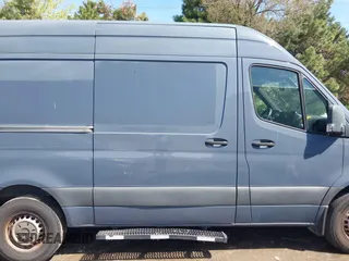 2019 Mercedes-Benz Sprinter Cargo with VIN WD4PF0CD6KP044032, listed as a IAAI auction lot 42103249 with 117,121 mi miles. Bid and sale history available at carsss.com. Image 13.