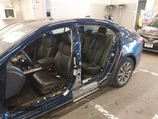 2020 Acura TLX w/Technology Pkg with VIN 19UUB1F58LA001692, listed as a IAAI auction lot 41562503 with 70,664 mi miles. Bid and sale history available at carsss.com. Image 18.