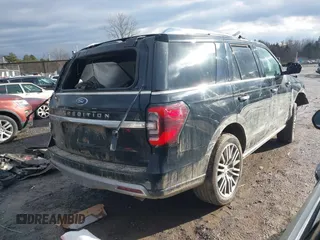 2022 Ford Expedition Platinum with VIN 1FMJU1MT1NEA10223, listed as a IAAI auction lot 41068912 with 72,179 mi miles. Bid and sale history available at carsss.com. Image 4.
