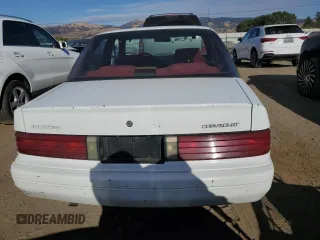 1995 Chevrolet Corsica z VIN 1G1LD5548SY236130, wystawiony jako Copart lot #78059984 z przebiegiem 280 703 mil mil oraz Tytuł czysty. Historia ofert i sprzedaży dostępna na DreamBid. Obrazek 6.