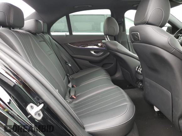 2019 Mercedes-Benz E-Class E 300 with VIN WDDZF4JB6KA606838, listed as a Copart auction lot 67752522 with 33,602 mi miles. Bid and sale history available at carsss.com. Image 10.