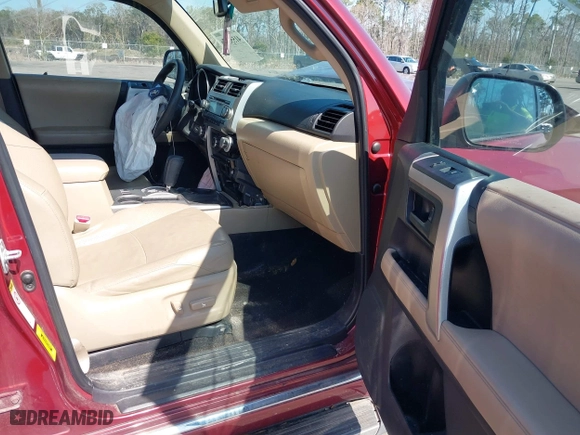 2010 Toyota 4Runner SR5 with VIN JTEZU5JR6A5012319, listed as a IAAI auction lot 41555076 with 161,947 mi miles. Bid and sale history available at carsss.com. Image 5.