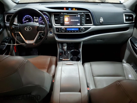 2018 Toyota Highlander SE with VIN 5TDJZRFHXJS846274, listed as a Copart auction lot 58130425 with 123,439 mi miles and Clean title. Bid and sale history available at DreamBid. Image 8.