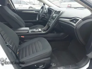 2019 Ford Fusion SE with VIN 3FA6P0LU4KR204801, listed as a IAAI auction lot 41977106 with 101,675 mi miles. Bid and sale history available at carsss.com. Image 5.