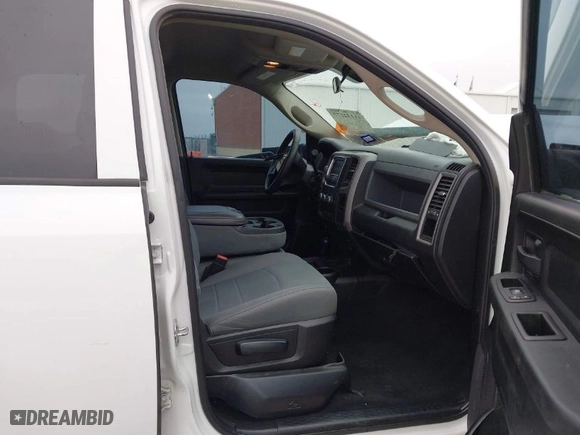 2018 Ram 2500 Tradesman with VIN 3C6UR5HL5JG399270, listed as a IAAI auction lot 41134177 with 128,713 mi miles. Bid and sale history available at carsss.com. Image 5.