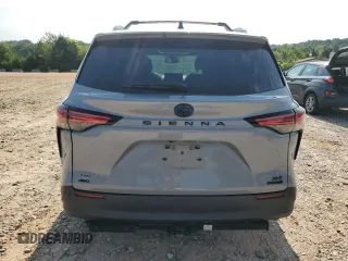 2022 Toyota Sienna XLE Woodland Edition with VIN 5TDASKFC5NS042826, listed as a Copart auction lot 68443544 with 37,948 mi miles and Salvage Title. Bid and sale history available at carsss.com. Image 6.