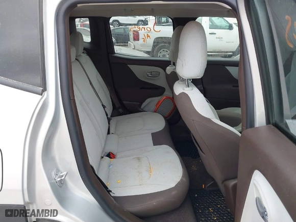 2016 Jeep Renegade Latitude with VIN ZACCJABT6GPE12404, listed as a IAAI auction lot 41688658 with 94,306 mi miles. Bid and sale history available at carsss.com. Image 8.