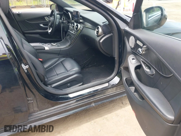 2017 Mercedes-Benz C 300 с VIN 55SWF4KB4HU194641, выставлен на аукционе IAAI как лот 42235717 с пробегом 106 238 миль миль и . История ставок и продаж доступна на DreamBid. Изображение 5.