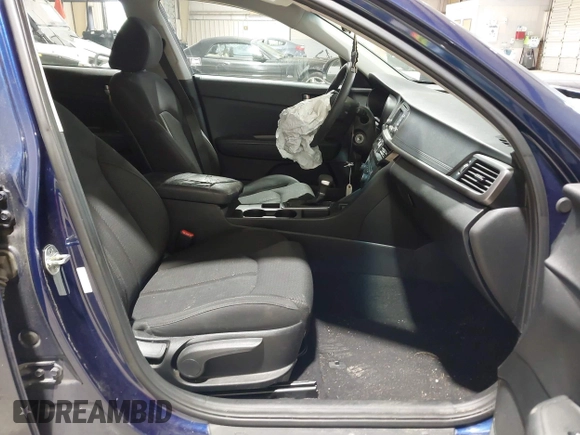 2017 Kia Optima LX z VIN 5XXGT4L35HG149811, wystawiony jako IAAI lot #42019931 z przebiegiem 95 586 mil mil oraz . Historia ofert i sprzedaży dostępna na DreamBid. Obrazek 5.