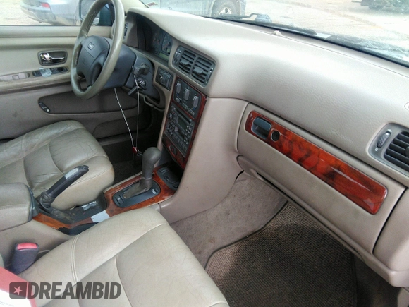 1999 Volvo V70 XC with VIN YV1LZ56D7X2617138, listed as a IAAI auction lot 41906507 with 157,817 mi miles. Bid and sale history available at carsss.com. Image 5.