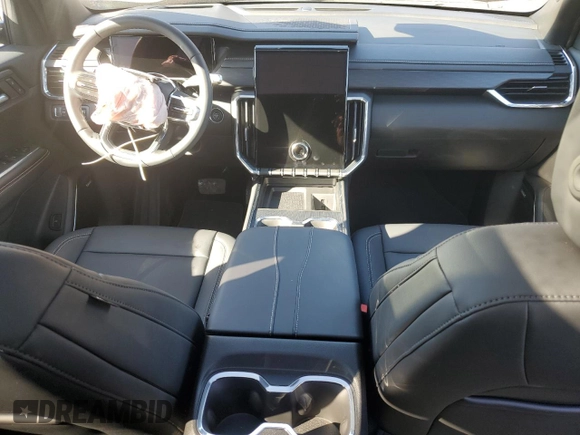 2025 GMC Acadia AWD Elevation z VIN 1GKENNRS2SJ158933, wystawiony jako Copart lot #47521555 z przebiegiem 295 mil mil oraz Czysty tytuł • Clean title. Historia ofert i sprzedaży dostępna na DreamBid. Obrazek 8.