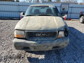 1998 GMC Sonoma with VIN 1GTCS1449WK508202, listed as a Copart auction lot 85670944 with 269,162 mi miles and Non Repairable. Bid and sale history available at carsss.com. Image 5.