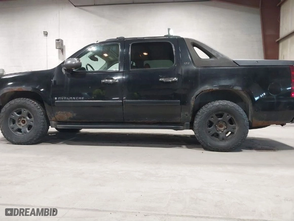 2007 Chevrolet Avalanche LT w/3LT with VIN 3GNFK123X7G314222, listed as a IAAI auction lot 41905428 with 231,114 mi miles. Bid and sale history available at carsss.com. Image 6.