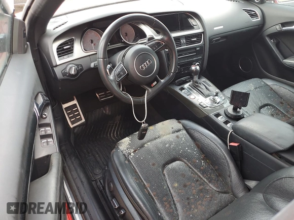 2014 Audi S5 Premium Plus z VIN WAUCGAFH5EN015371, wystawiony jako Copart lot #74150454 z przebiegiem Nie podano mil oraz Szkody całkowita. Historia ofert i sprzedaży dostępna na DreamBid. Obrazek 8.