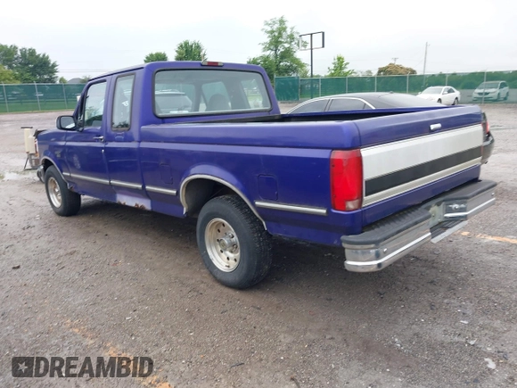 1995 Ford F-150 z VIN 1FTEX15N1SKA03783, wystawiony jako IAAI lot #42615160 z przebiegiem 229 092 mil mil oraz . Historia ofert i sprzedaży dostępna na DreamBid. Obrazek 3.