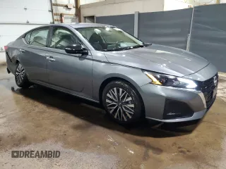 2025 Nissan Altima SV with VIN 1N4BL4DWXSN325210, listed as a Copart auction lot 85750634 with 7,429 mi miles and Clean Title. Bid and sale history available at DreamBid. Image 4.