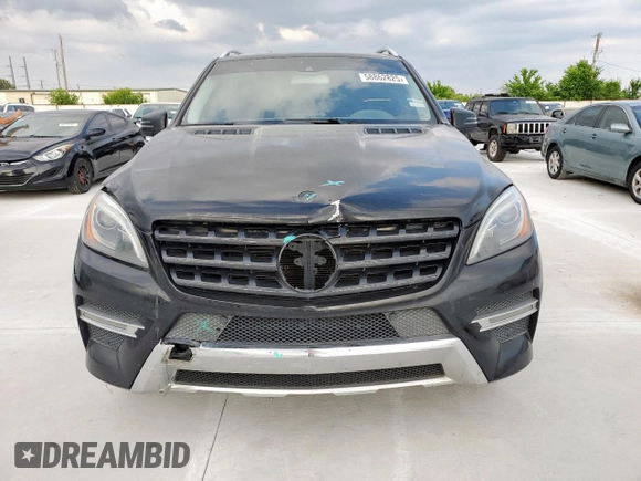 2014 Mercedes-Benz M 350 z VIN 4JGDA5JB0EA268149, wystawiony jako Copart lot #58862825 z przebiegiem 155 647 mil mil oraz Szkoda całkowita • Salvage title. Historia ofert i sprzedaży dostępna na DreamBid. Obrazek 5.