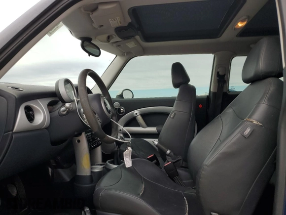 2002 MINI Hardtop with VIN WMWRC33472TC38332, listed as a Copart auction lot 86507464 with 175,252 mi miles and Salvage Title. Bid and sale history available at DreamBid. Image 7.