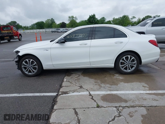 2016 Mercedes-Benz C 300 Luxury with VIN 55SWF4KB8GU109069, listed as a IAAI auction lot 42437473 with 102,135 mi miles and . Bid and sale history available at DreamBid. Image 15.