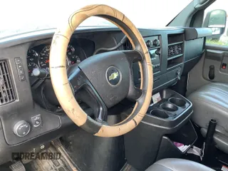 2013 Chevrolet Express Cargo z VIN 1GCSGAFX0D1173242, wystawiony jako IAAI lot #42792060 z przebiegiem 263 409 mil mil oraz . Historia ofert i sprzedaży dostępna na DreamBid. Obrazek 15.