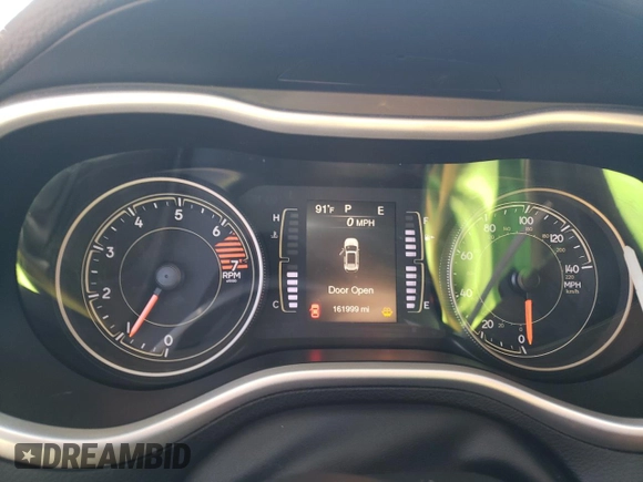 2018 Jeep Cherokee Latitude Plus with VIN 1C4PJLLB5JD519064, listed as a Copart auction lot 60925715 with 161,999 mi miles and Salvage title. Bid and sale history available at DreamBid. Image 9.