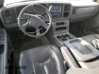 2005 GMC Sierra 2500HD SLT z VIN 1GTHK23205F964169, wystawiony jako Copart lot #42234625 z przebiegiem 304 832 mil mil oraz Szkoda całkowita • Salvage title. Historia ofert i sprzedaży dostępna na DreamBid. Obrazek 8.