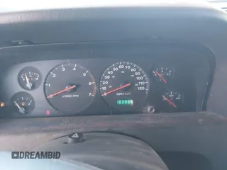 2000 Jeep Grand Cherokee Limited z VIN 1J4GW58N1YC206992, wystawiony jako IAAI lot #42057236 z przebiegiem 183 986 mil mil oraz . Historia ofert i sprzedaży dostępna na DreamBid. Obrazek 7.