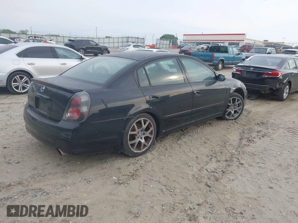 2005 Nissan Altima 3.5 SE with VIN 1N4BL11D95C250548, listed as a IAAI auction lot 42050063 with 176,734 mi miles. Bid and sale history available at carsss.com. Image 4.