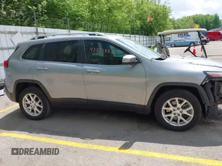 2016 Jeep Cherokee Latitude z VIN 1C4PJMCS9GW213469, wystawiony jako IAAI lot #42270882 z przebiegiem 144 499 mil mil oraz . Historia ofert i sprzedaży dostępna na DreamBid. Obrazek 14.