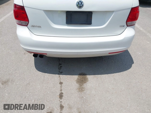2013 Volkswagen Jetta TDI w/Sunroof & Nav with VIN 3VWPL7AJ3DM685584, listed as a IAAI auction lot 42650713 with 98,377 mi miles and . Bid and sale history available at DreamBid. Image 12.