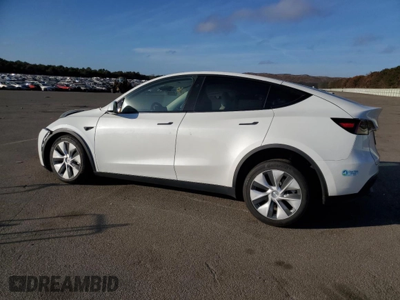 2024 Tesla Model Y Long Range with VIN 7SAYGDEE1RF036260, listed as a Copart auction lot 78805764 with 7,850 mi miles and Non repairable. Bid and sale history available at DreamBid. Image 2.