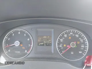 2014 Volkswagen Jetta SE с VIN 3VWD17AJ3EM420318, выставлен на аукционе IAAI как лот 42454507 с пробегом 96 332 миль миль и . История ставок и продаж доступна на DreamBid. Изображение 7.