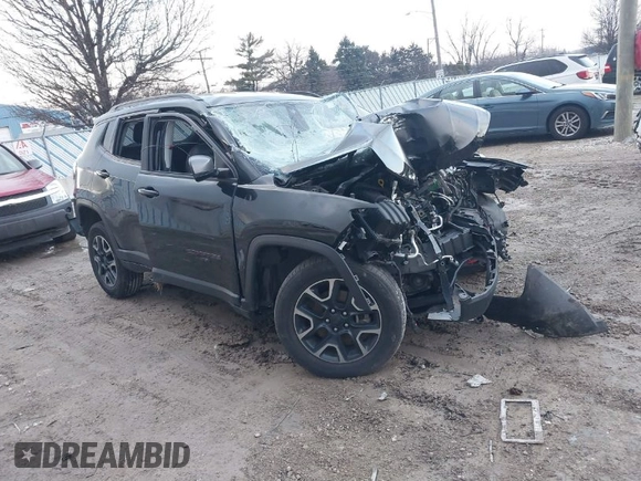 2019 Jeep Compass Trailhawk with VIN 3C4NJDDB0KT671633, listed as a IAAI auction lot 38411581 with Not Provided miles and . Bid and sale history available at carsss.com. Image 1.