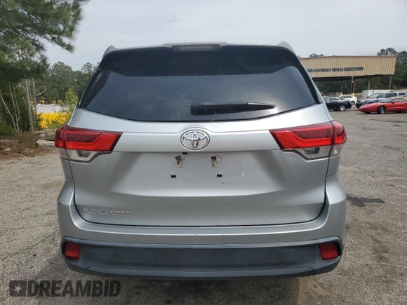 2018 Toyota Highlander LE with VIN 5TDZZRFH6JS246807, listed as a Copart auction lot 52242345 with 116,882 mi miles and Salvage title. Bid and sale history available at DreamBid. Image 6.