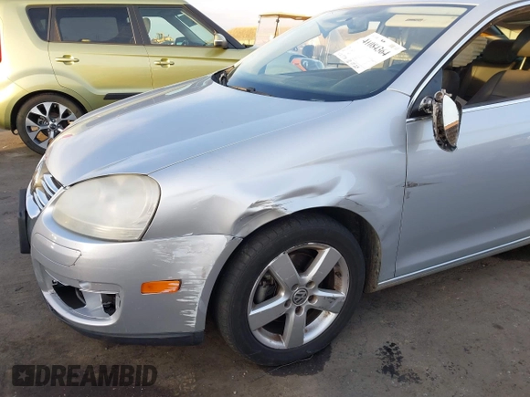 2008 Volkswagen Jetta Sedan SE with VIN 3VWRM71K98M053239, listed as a IAAI auction lot 41084364 with 182,575 mi miles. Bid and sale history available at carsss.com. Image 6.